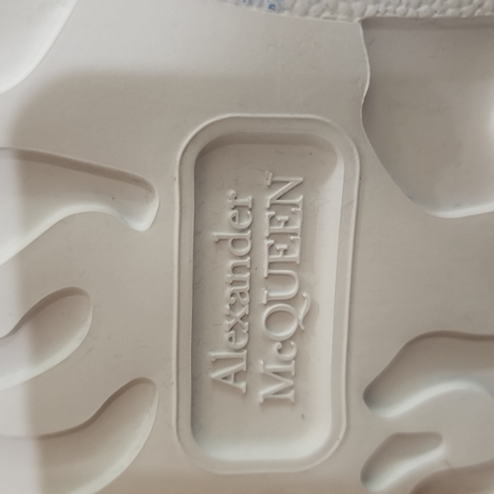 Authentic Alexander McQueen Oversized Spray Flocking Sneakers Men size 8 - Picture 13 of 13